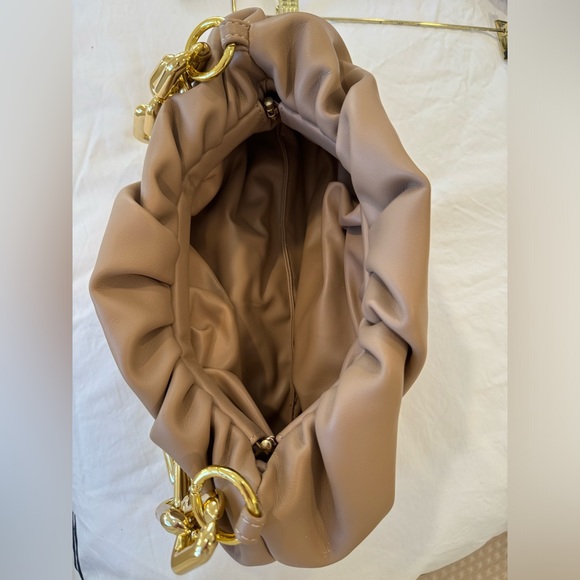 Chunky Handle Purse - Picture 3 of 3